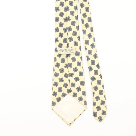 Back Detail of Vintage Geometric Patterned Tie