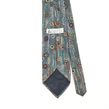 Back Detail of Vintage 1990's Floral Patterned Tie