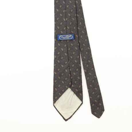 Back Detail of Vintage 1990's Oscar De La Renta Geometric Patterned Tie
