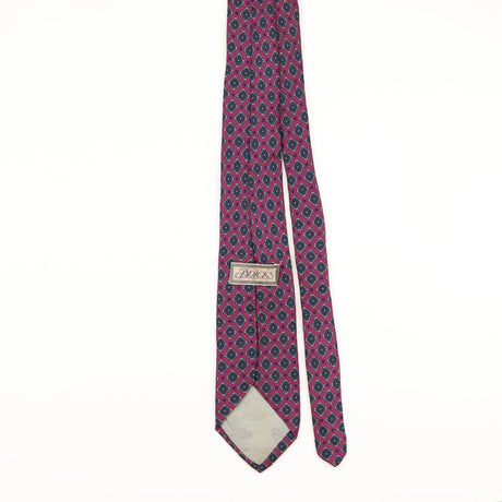 Back of Vintage Geometric Patterned Tie