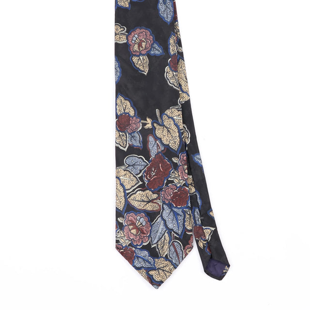 Front Front Detail of Vintage Floral Patterned Tie