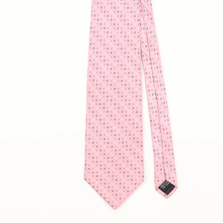 Front Detail of Vintage Izod Geometric Patterned Tie