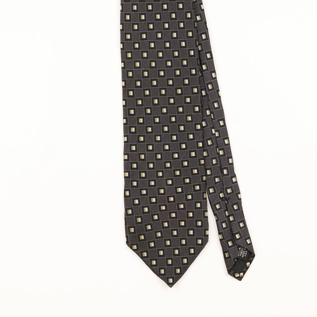 Front Detail of Vintage 1990's Murano Geometric Patterned Tie