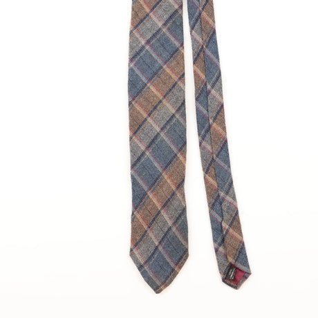 Front Detail of Vintage Striped Patterned Tie