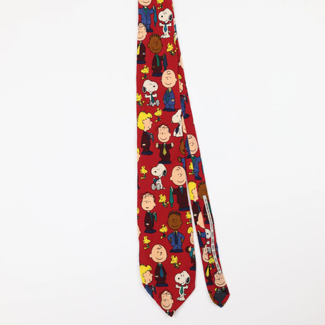 Front of Vintage Peanuts Snoopy Cartoon Patterned Tie