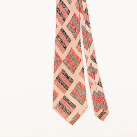 Front Detail of Vintage 1980's Geometric Patterned Tie