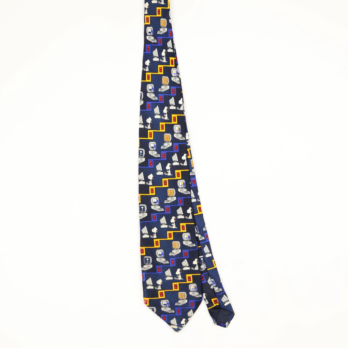 Front Front of Vintage Peanuts Snoopy Cartoon Patterned Tie