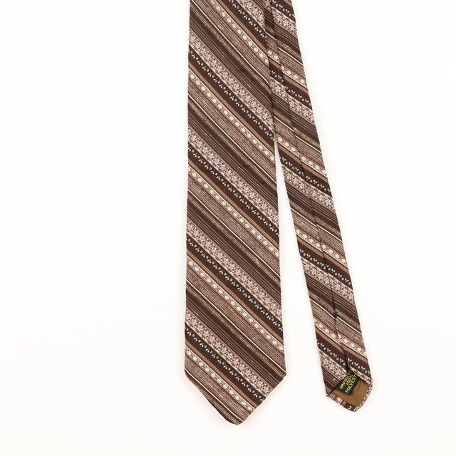 Front Detail of Vintage 1970's Striped Patterned Tie