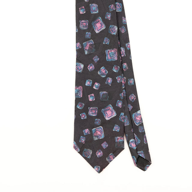 Front Detail of Vintage 1990's Geometric Patterned Tie