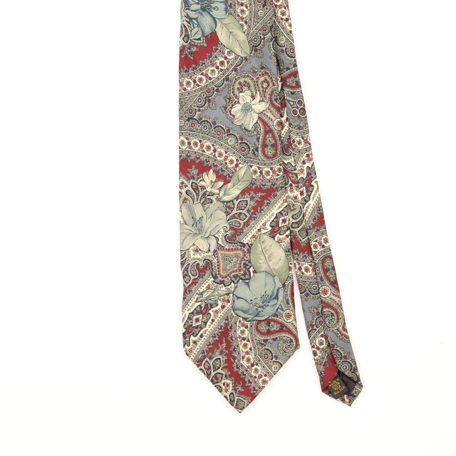 Front Detail of Vintage Bill Blass Paisley Patterned Tie