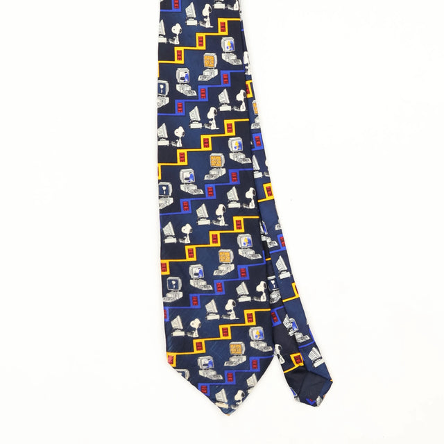 Front Front Detail of Vintage Peanuts Snoopy Cartoon Patterned Tie