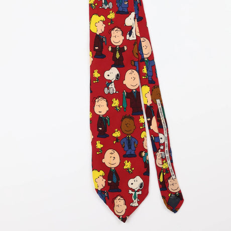 Front Detail of Vintage Peanuts Snoopy Cartoon Patterned Tie