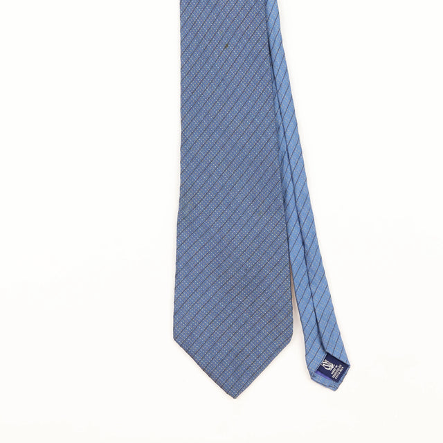 Front Detail of Vintage Nautica Geometric Patterned Tie