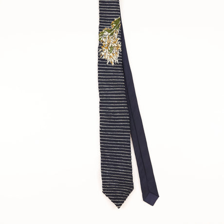 Front of Vintage 1990's Textured Floral Patterned Tie