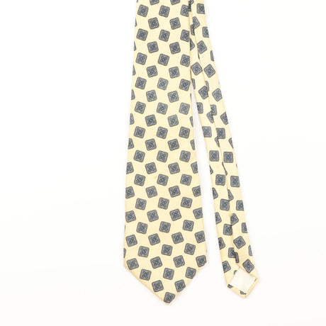 Front Detail of Vintage Geometric Patterned Tie