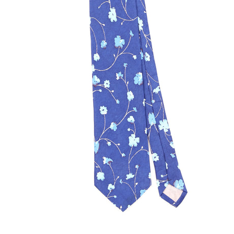 Front Detail of Vintage Floral Patterned Tie