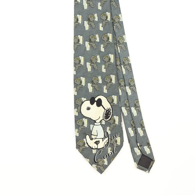 Front Front Detail of Vintage 1990's Peanuts Snoopy Cartoon Patterned Tie